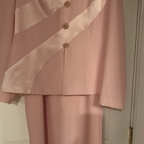 Nah Nah Two  Piece suit - Picture 5 of 8